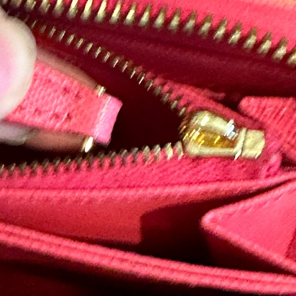 Prada Lacca Saffiano Leather Zip Around Walket - Picture 7 of 15